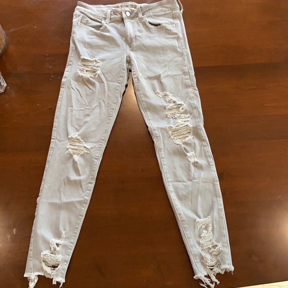 Ripped American Eagle skinny jeans